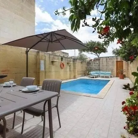 Rustic With Pool Ferienhaus Xewkija