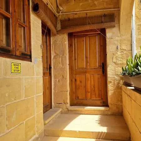 Feriehus Rustic With Pool Xewkija