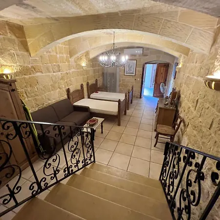Dom wakacyjny Rustic With Pool