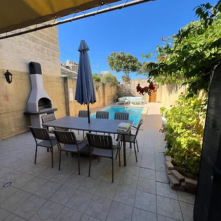 Rustic With Pool Feriehus *